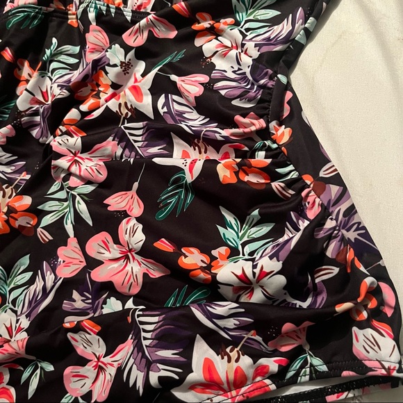 Liquid one piece‎ swim suit size 2X - Picture 2 of 6